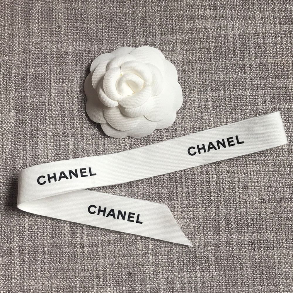 CHANEL Camellia and Ribbon Set